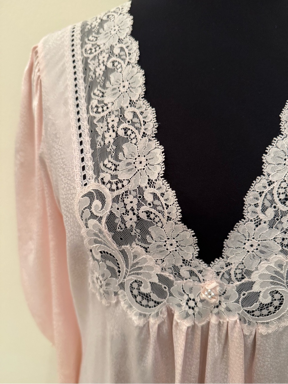 CHRISTIAN DIOR Vintage Lace Trim Pink Nightgown Lingerie Slip Dress Négligée M - Picture 5 of 16